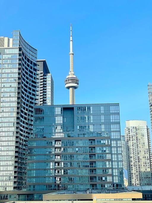 Stunning Luxurious Lakeview Condo By Cn Tower تورونتو المظهر الخارجي الصورة